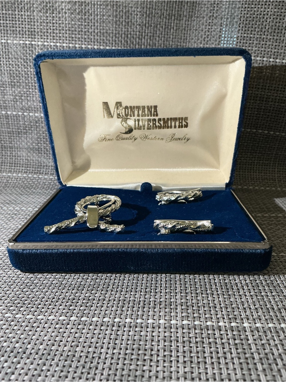 Montana Silversmiths Silver Brooch and Earring Set - Blue Box